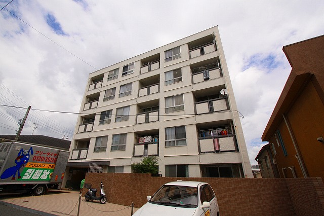 学園前コーポラスの外観