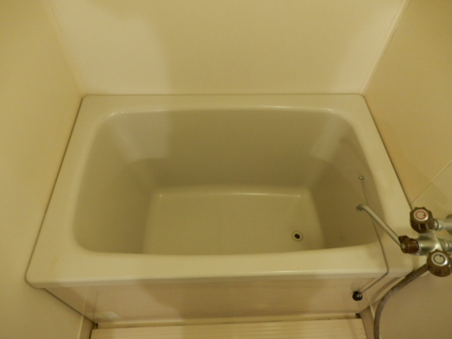 龍宮ハイツの浴室