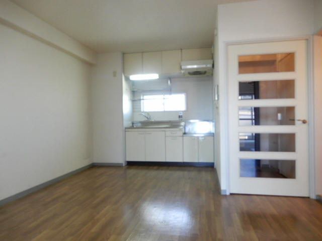 龍宮ハイツの居間・リビング