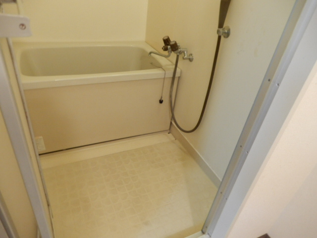 龍宮ハイツの浴室