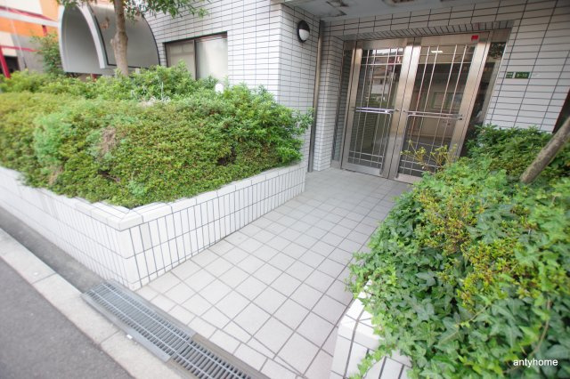 JMRレジデンス新大阪(旧:メロディハイム新大阪)　仲介手数料無料のエントランス