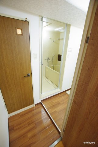 JMRレジデンス新大阪(旧:メロディハイム新大阪)　仲介手数料無料の洗面所