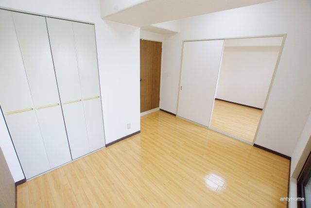 JMRレジデンス新大阪(旧:メロディハイム新大阪)　仲介手数料無料の寝室