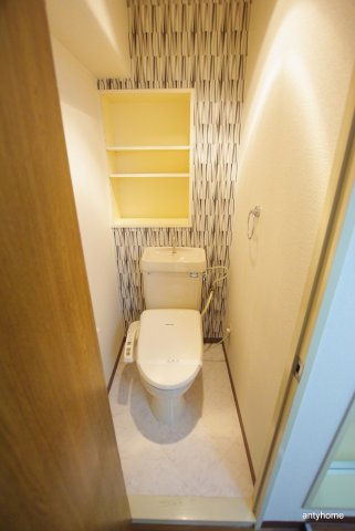 JMRレジデンス新大阪(旧:メロディハイム新大阪)　仲介手数料無料のトイレ