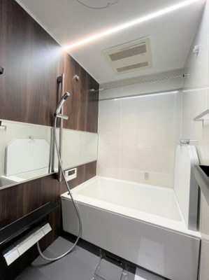 【浴室】 | 東灘区魚崎中町1丁目　中古戸建 | １階と３階に浴室2か所有り。浴室乾燥機付なので雨の日や花粉が強い日も安心