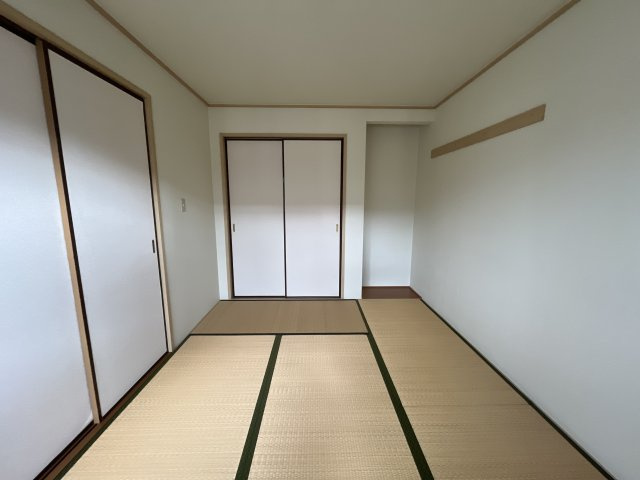 ラフィーネ田寺東Aの寝室