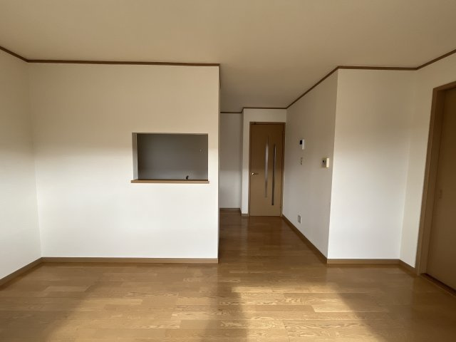 ラフィーネ田寺東Aの居間・リビング