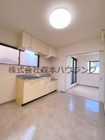 【居間・リビング】 | 　ビシェンテ23 | こちらの居間で趣味の時間をお楽しみください