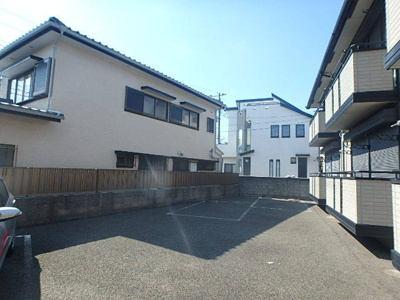 ★敷地内駐車場★（有料・要空き確認）