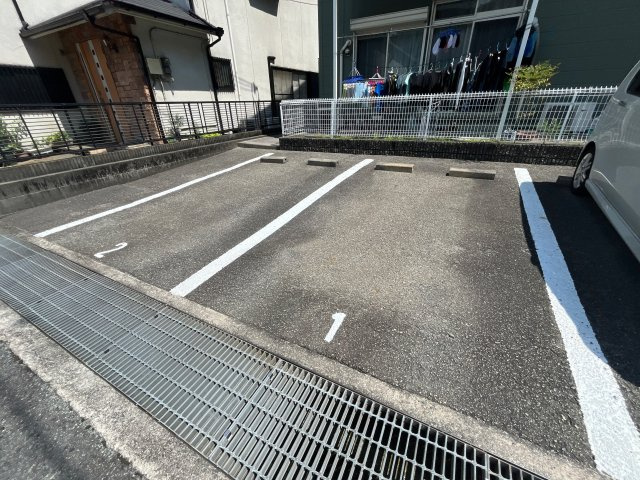 パレスイナバの駐車場