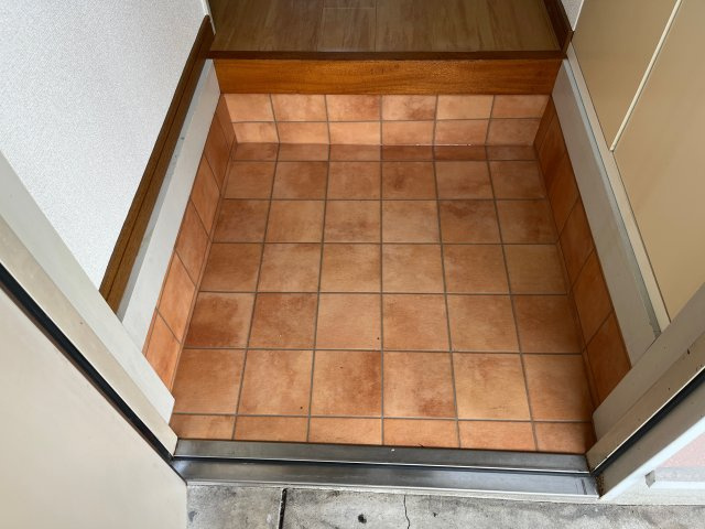ドミール三喜の玄関