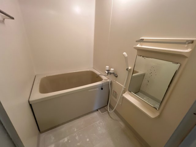 ドミール三喜の浴室