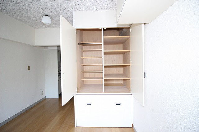 ヴィラージュ葛島の収納|たっぷりとした収納スペースです