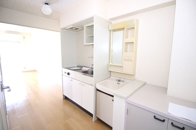 ヴィラージュ葛島のキッチン|きれいなキッチンです