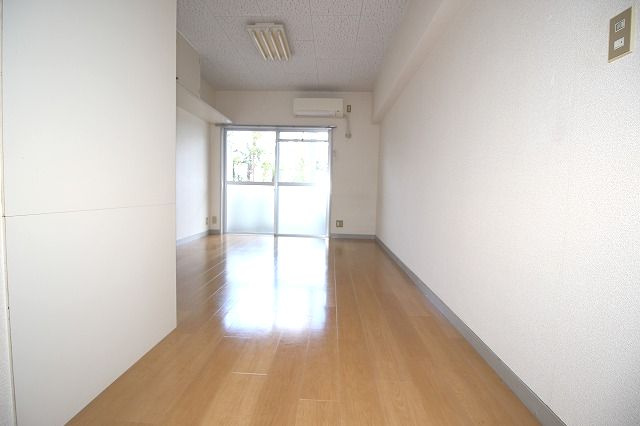 ヴィラージュ葛島の洋室|広々とした洋室です