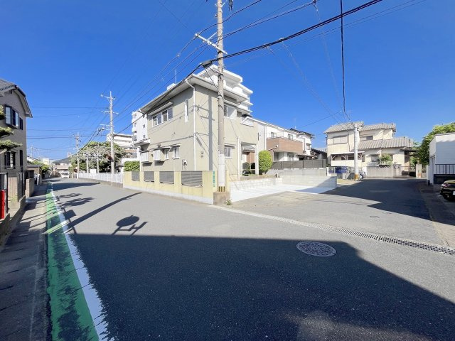 高田２丁目戸建ての前面道路含む現地写真