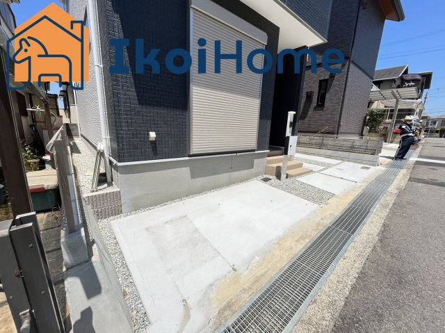 明石市魚住町西岡　新築一戸建のエントランス|物件・当店の最寄駅まで無料送迎！最短10分で指定場所へお迎えに向かいます！まずはお問い合わせください