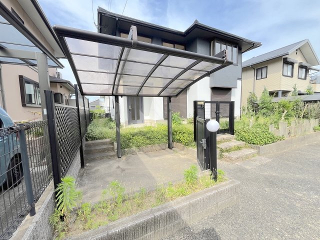 美しが丘南４丁目戸建ての駐車場