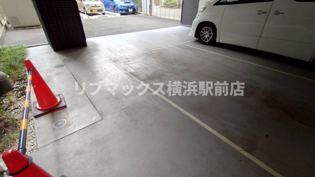 【駐車場】ベルジェンド東神奈川
