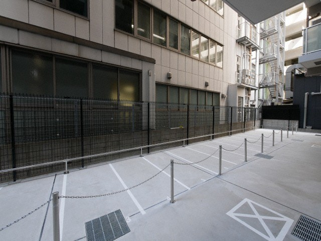 クロスレジデンス阿波座（旧名称：ｱｰﾊﾞﾈｯｸｽ阿波座駅前）の駐車場
