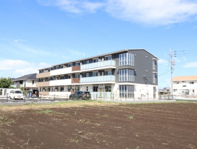 クリスタルパークテラスの外観