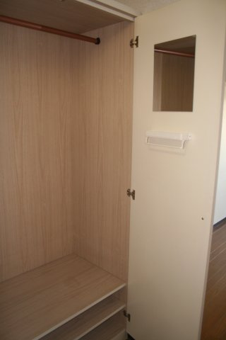 ウエストヒルズ同志社前Ⅰ号館の収納|クローゼット