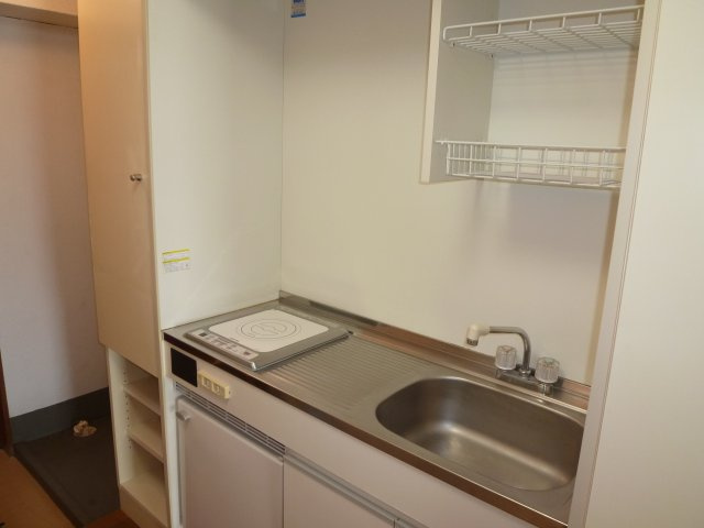 ウエストヒルズ同志社前Ⅰ号館のキッチン|IH１口