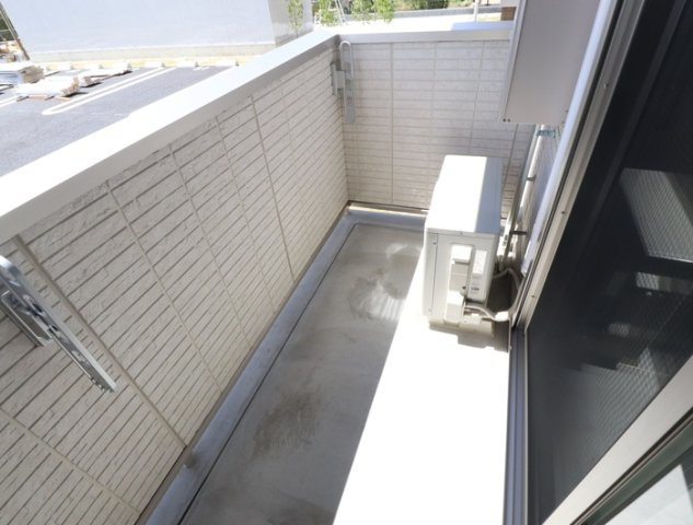 熊本市東区長嶺東４丁目のアパートのバルコニー