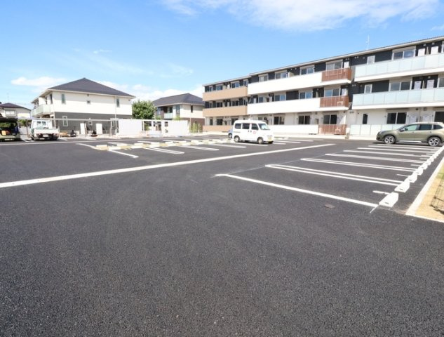 熊本市東区長嶺東４丁目のアパートの駐車場