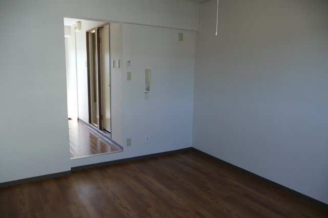 天勇ハイツPartⅡの居間・リビング