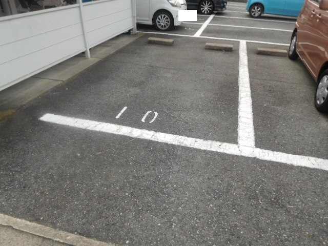 プロニティＮの駐車場