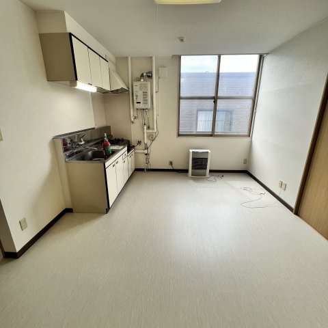 ベルシーヌ中島の居間・リビング