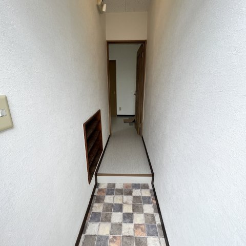 ベルシーヌ中島の玄関