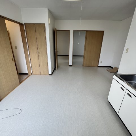 ベルシーヌ中島の居間・リビング