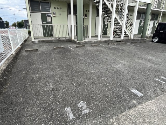 ＦＲＥＥＤＯＭの駐車場