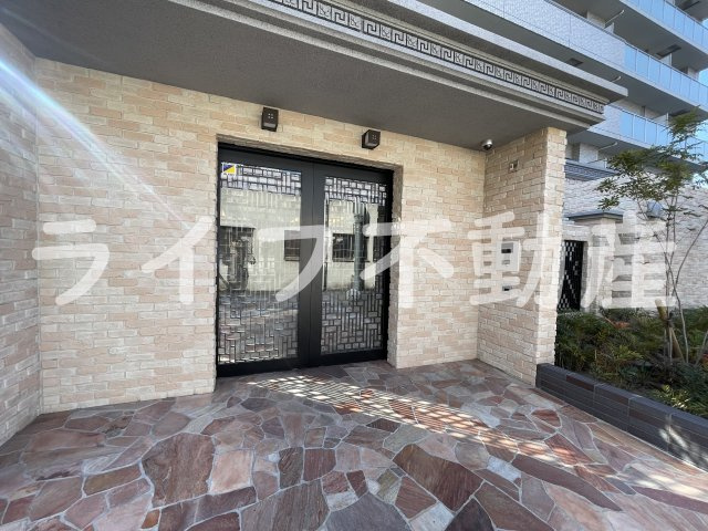 プレジオ布施ASIANのエントランス|清潔なエントランスです