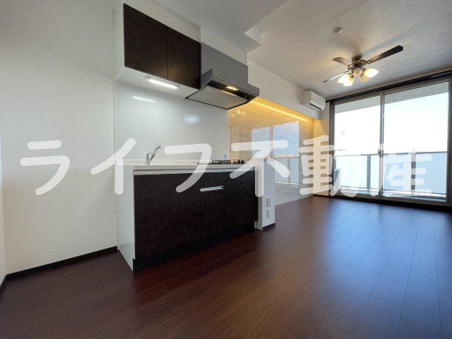 プレジオ布施ASIANの居間・リビング|こちらの居間で趣味の時間をお楽しみください