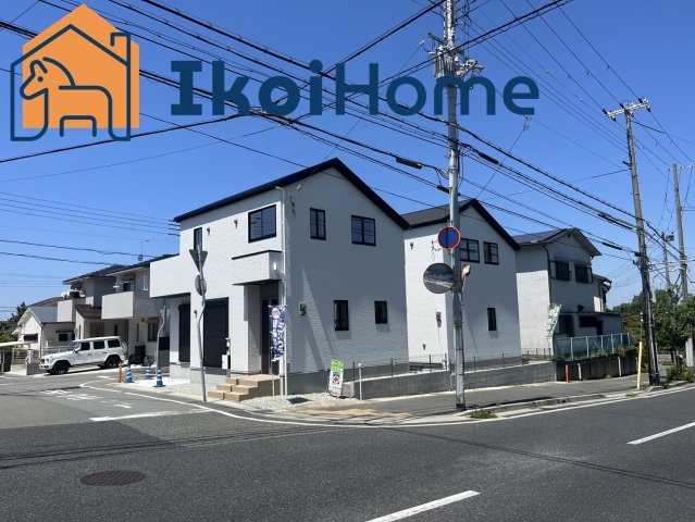 明石市松が丘1丁目　2期2号棟　新築一戸建のエントランス|●資料・カタログのご請求無料●スーパーやコンビニ、飲食店、病院など徒歩圏内の施設も多々あります。