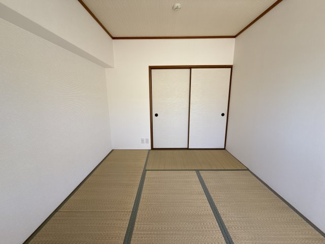東山ハイツの寝室