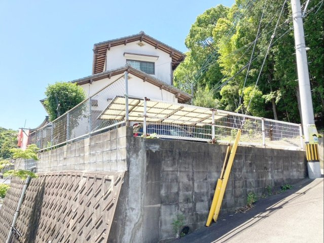 糟屋郡志免町大字吉原中古戸建の外観|木造セメント瓦葺2階建て！建物面積　約123.37㎡！