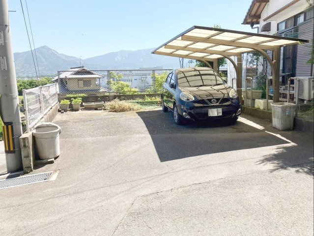 糟屋郡志免町大字吉原中古戸建の駐車場|カーポート１台分あります！