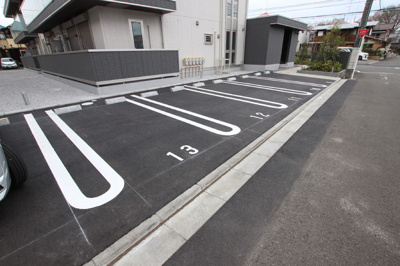 ★敷地内駐車場★（空き状況・使用料等詳細はご確認下さい）