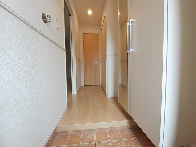フィレール　デュ　トラジャⅥの玄関