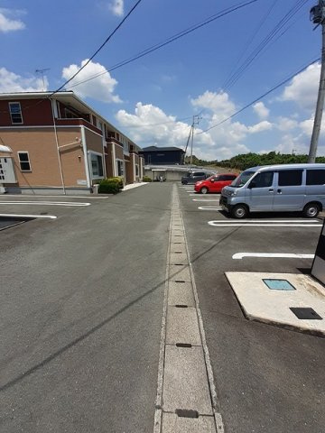サニーヒルズＢの駐車場