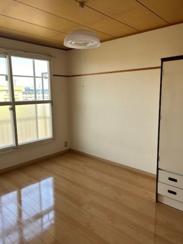 泉プリンスコートB棟の洋室