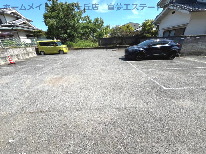 ラシャンブル福田1号館の駐車場
