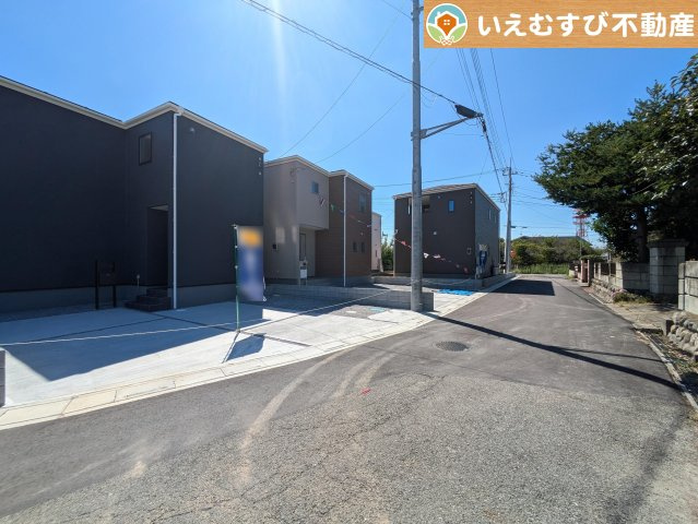 Livele Garden.S　鴻巣下忍第2の前面道路含む現地写真|充分な広さの前面道路
間口が広くお車の出し入れも問題なく行えるスペースが確保されています♪