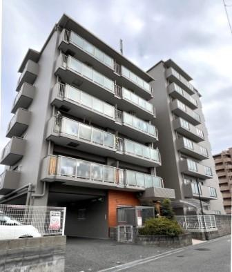 香里第二日光ハイツの外観|新しい生活にいかがでしょうか？外観はお住まいの顔になります。こだわりたいポイントですね。水回りリフォームやリノベーションも承ってます。
■現地見学・資金計画相談・住宅ローン相談もお問合せ受付中■