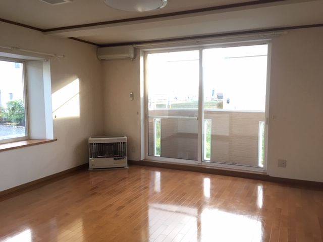 ライベックスの居間・リビング|使いやすい居間です！12畳あります！