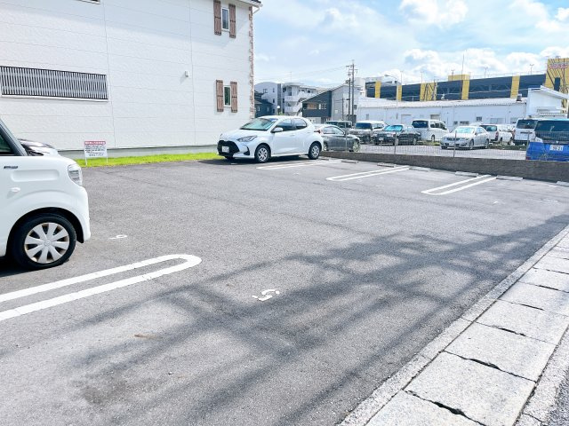 Lenteの駐車場